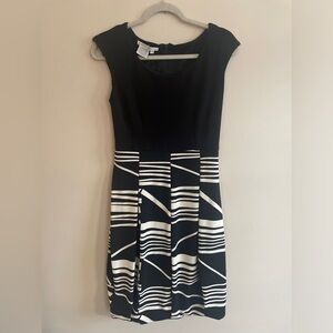 Maggy London Size 8 Dress
